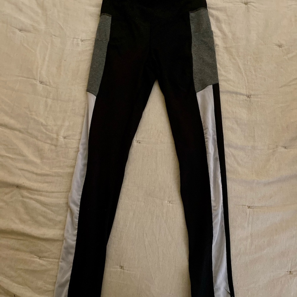 So athletic leggings with pockets